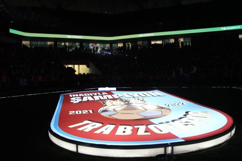 Trabzonspor şampiyonluğunu kutluyor! Duygusal anlar, geceye damga vurdu! Muhteşem görüntüler...