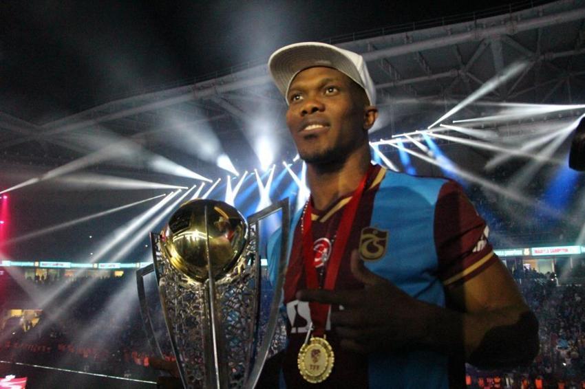 Trabzonspor şampiyonluğunu kutluyor! Duygusal anlar, geceye damga vurdu! Muhteşem görüntüler...