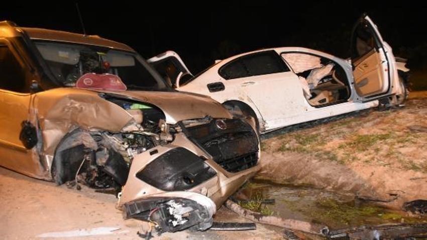 Edirne'de ticari araç otomobille çarpıştı: 4 yaralı