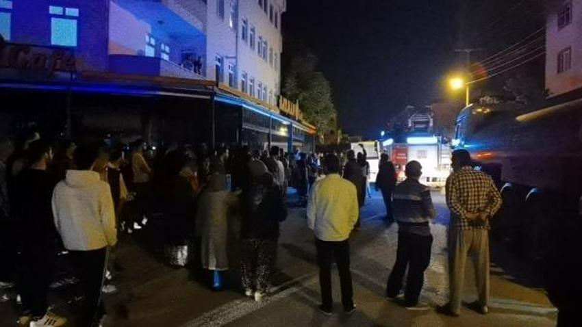 Yanan evini görünce gözyaşı döktü
