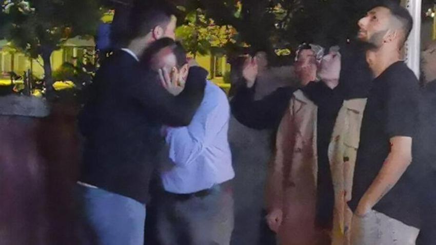 Yanan evini görünce gözyaşı döktü