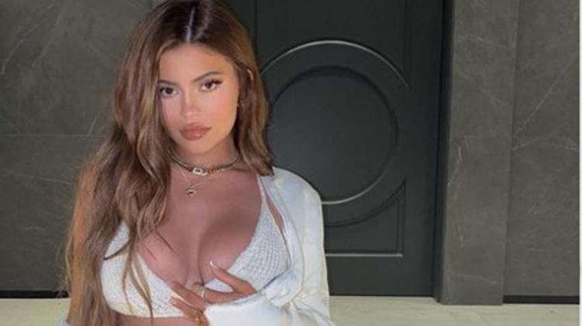 Kylie Jenner ve Travis Scott'tan olay yaratan ilişki isteği!