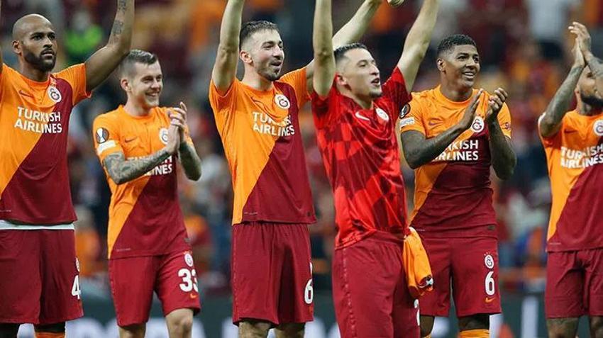 Kendi transfer ettiği kendi gönderiyor! Eşyalar toplandı Galatasaray'da iki ayrılık!