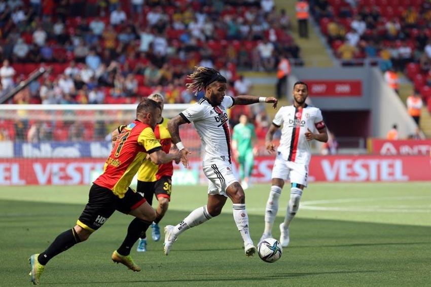 35 dakikada ortalık karıştı! Göztepe - Beşiktaş maçında 2 kırmızı ve şok tepki! 'Ne yapıyor bu çocuk?'