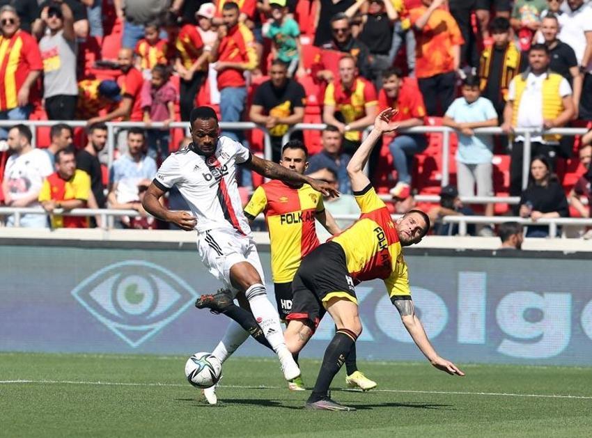 35 dakikada ortalık karıştı! Göztepe - Beşiktaş maçında 2 kırmızı ve şok tepki! 'Ne yapıyor bu çocuk?'