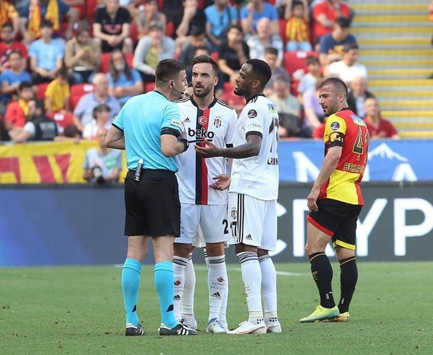 35 dakikada ortalık karıştı! Göztepe - Beşiktaş maçında 2 kırmızı ve şok tepki! 'Ne yapıyor bu çocuk?'