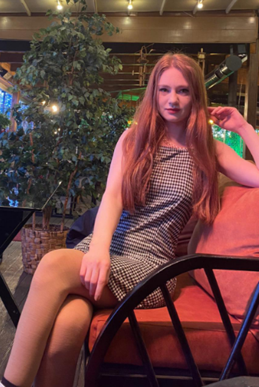 Gönül Dağı'nın Meryem'i Sevilay Gültekin'den mini etekli poz! "Kendine gel sen Meryem'sin"