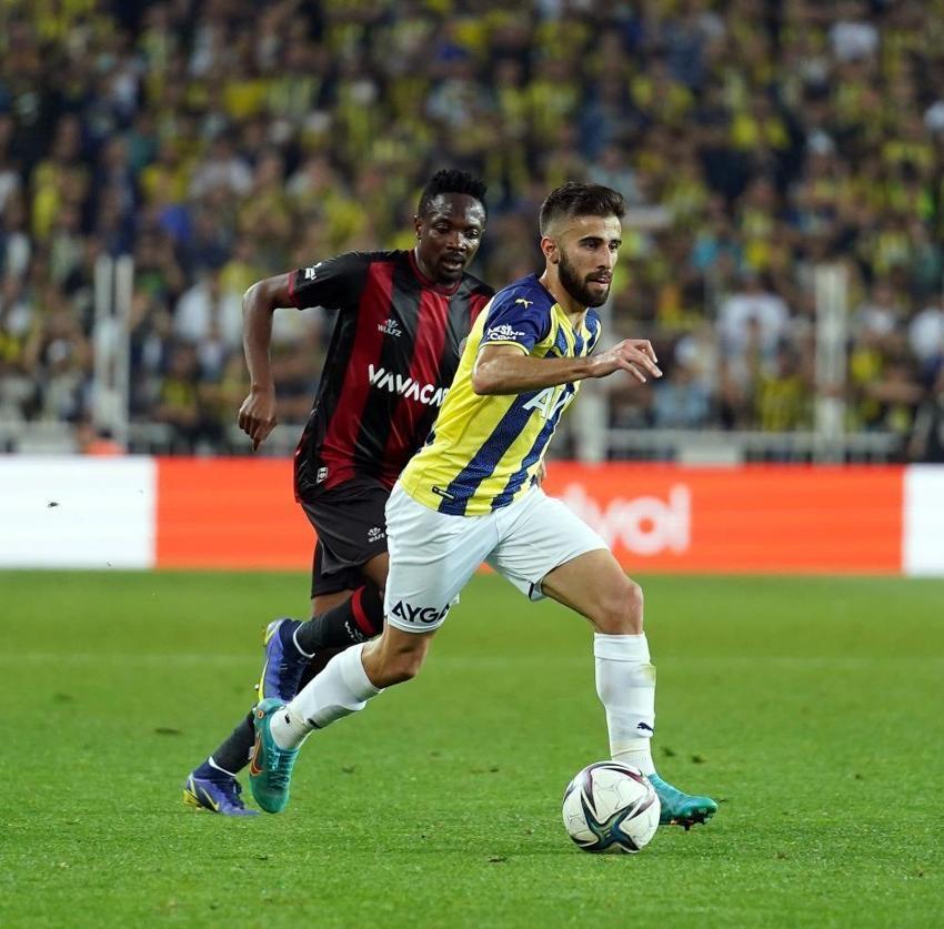Fenerbahçe maçında Volkan Demirel'den olay hareket! Resmen çıldırdılar, İsmail Kartal ve İrfan Can Kahveci...