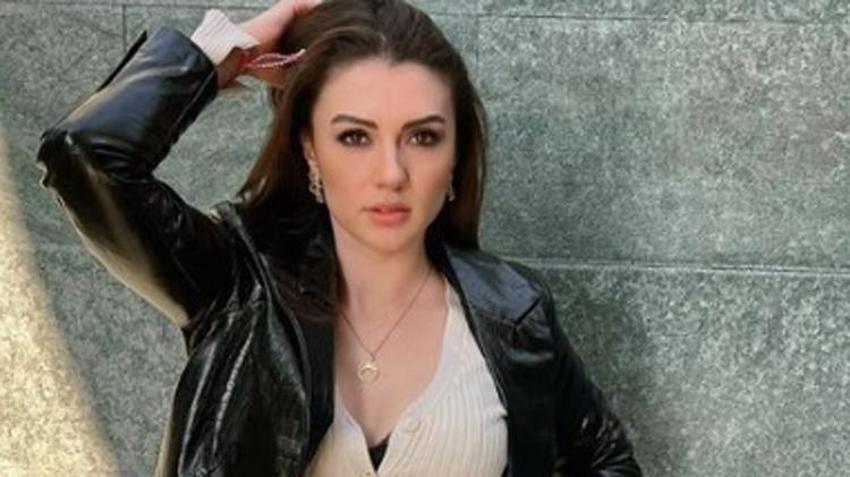Burcu Özberk'in aklı tatilde kaldı!
