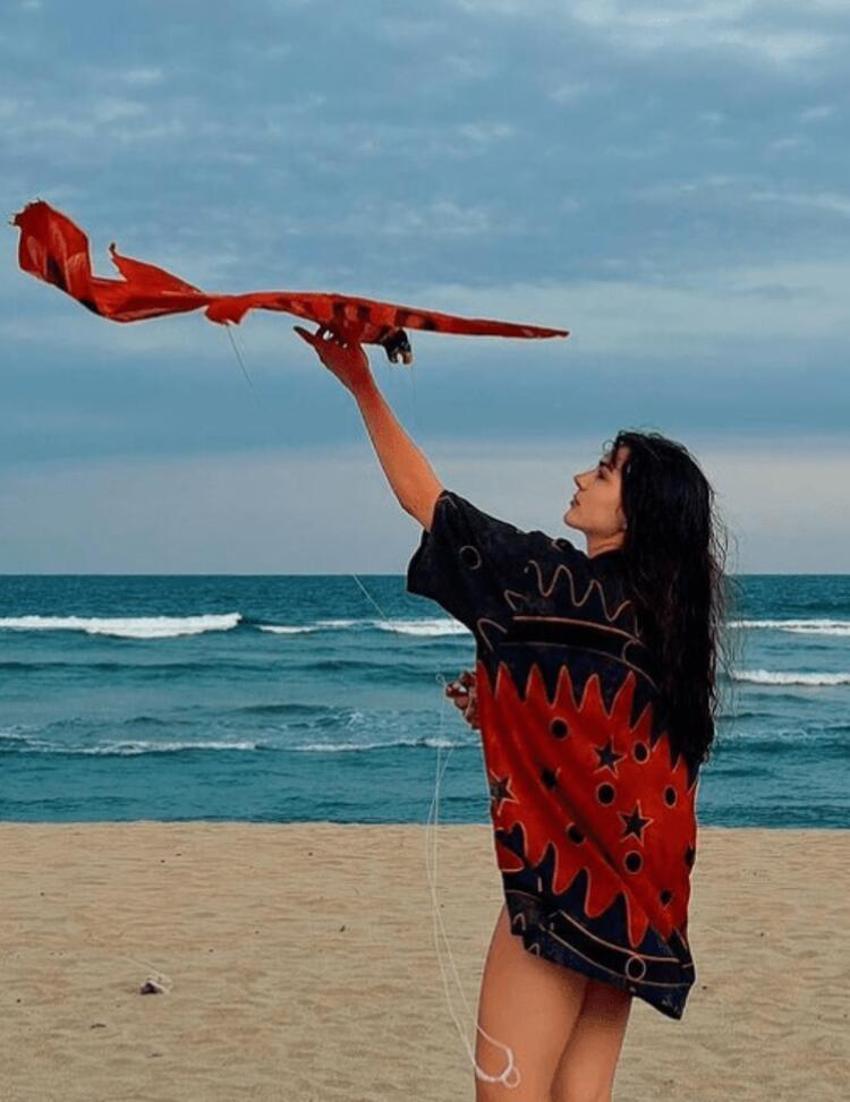 Burcu Özberk'in aklı tatilde kaldı!