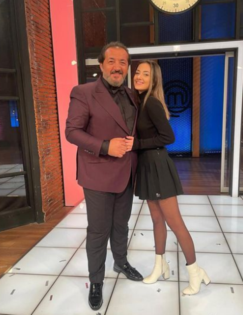 MasterChef Mehmet Yalçınkaya'nın kızı Sude Yalçınkaya dansıyla sosyal medyayı salladı!