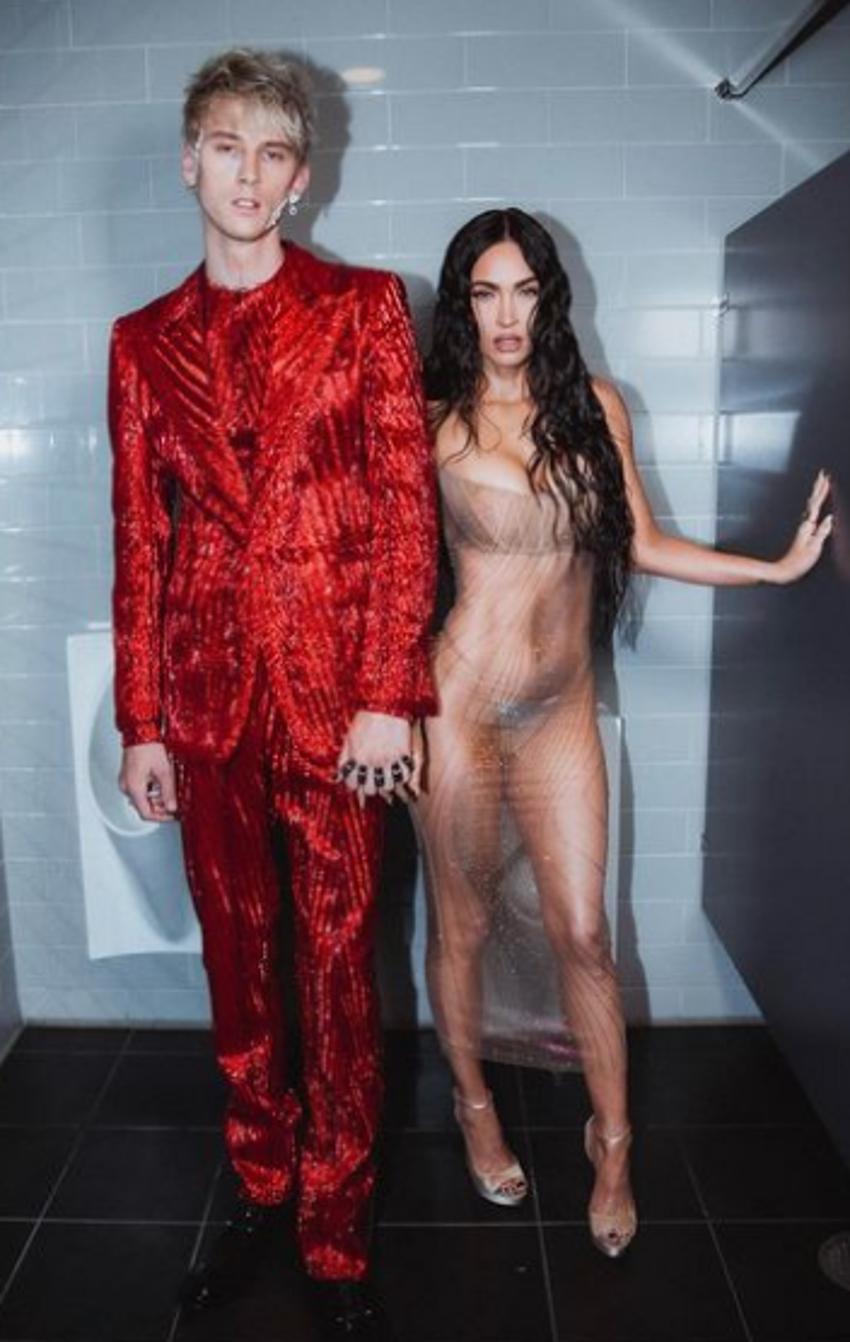 Megan Fox'tan şaşırtan paylaşım! Tuluma delik açtırmış...