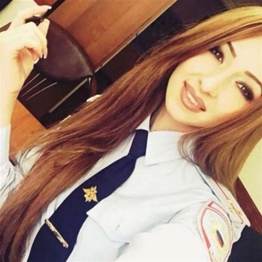 Kadın polisler pozlarını paylaştı sosyal medya karıştı! Rusya'dan gelen görüntüler olay oldu...