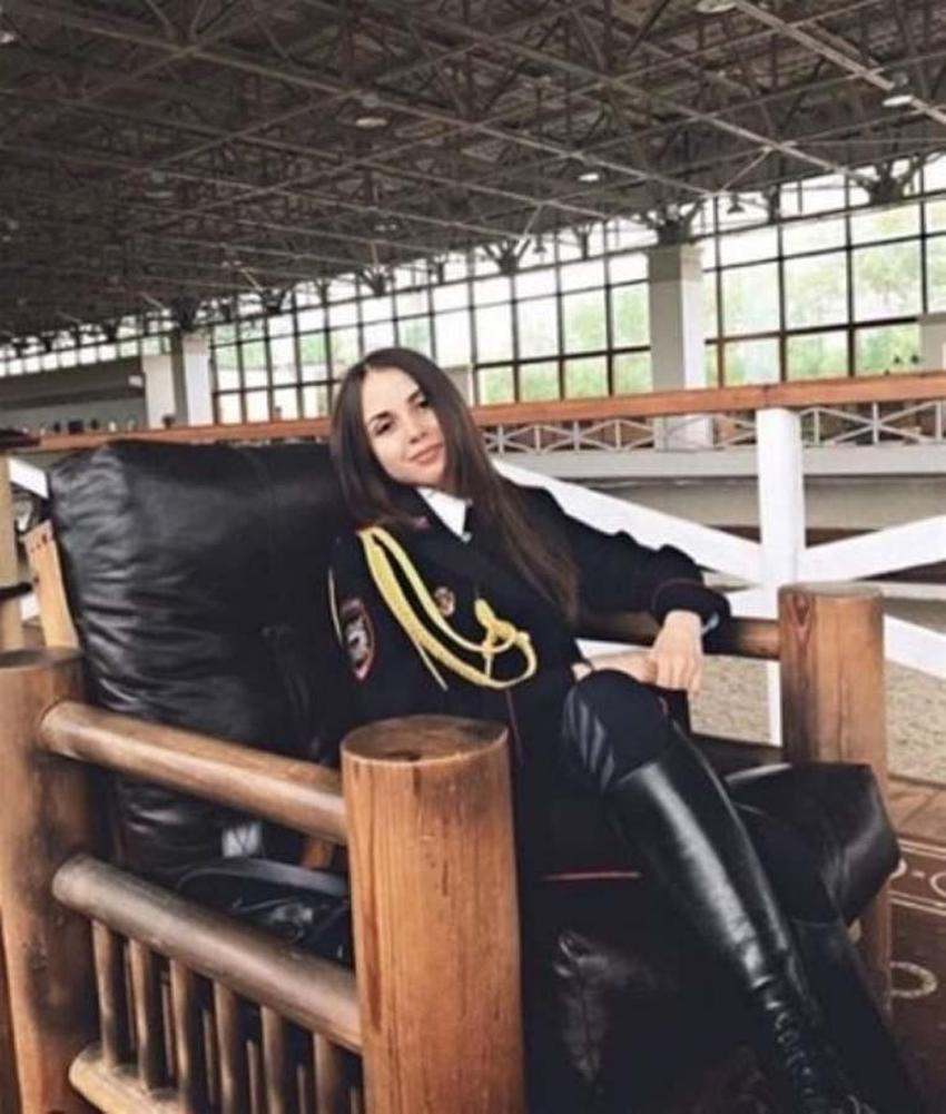 Kadın polisler pozlarını paylaştı sosyal medya karıştı! Rusya'dan gelen görüntüler olay oldu...