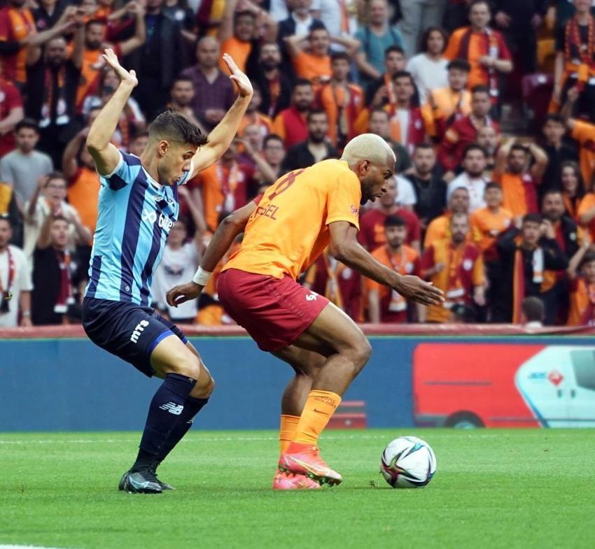 Galatasaray - Adana Demirspor maçında tarihi anlar! Belhanda'nın hareketi olay oldu! Domenec Torrent'ten bomba hamle: Arda Turan ve Kerem Aktürkoğlu...