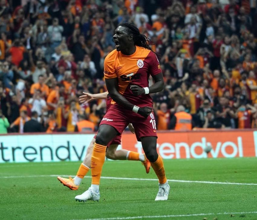 Galatasaray - Adana Demirspor maçında tarihi anlar! Belhanda'nın hareketi olay oldu! Domenec Torrent'ten bomba hamle: Arda Turan ve Kerem Aktürkoğlu...