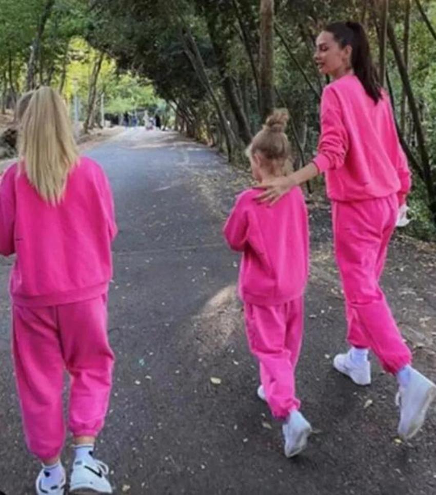 Yasemin Özilhan ayna pozuyla gündem oldu!