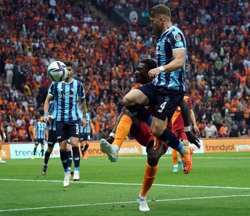 Galatasaray'da Arda Turan Adana Demirspor maçı kadrosuna neden alınmadı? Domenec Torrent için olay sözler!