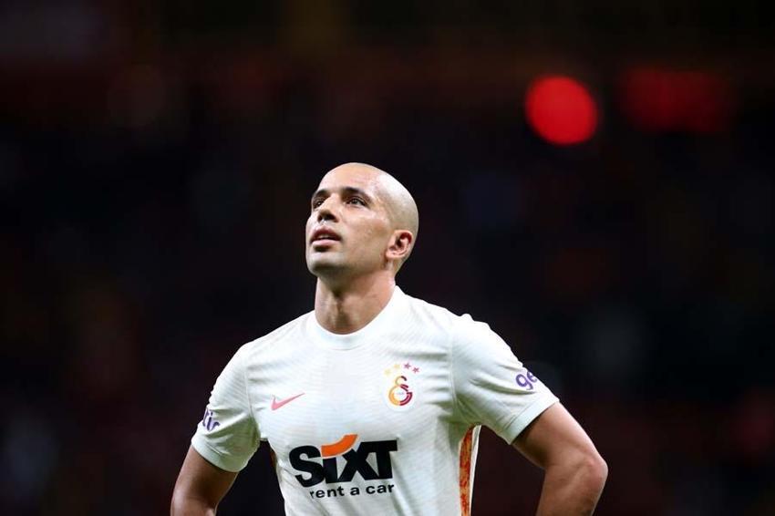 Galatasaray'da ayrılıklar peş peşe! 13 isim birden gidiyor: Yıldız futbolcu Fenerbahçe'ye...