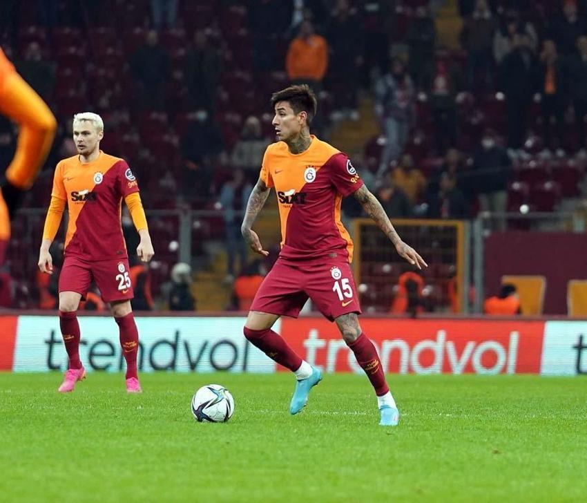 Galatasaray'da ayrılıklar peş peşe! 13 isim birden gidiyor: Yıldız futbolcu Fenerbahçe'ye...