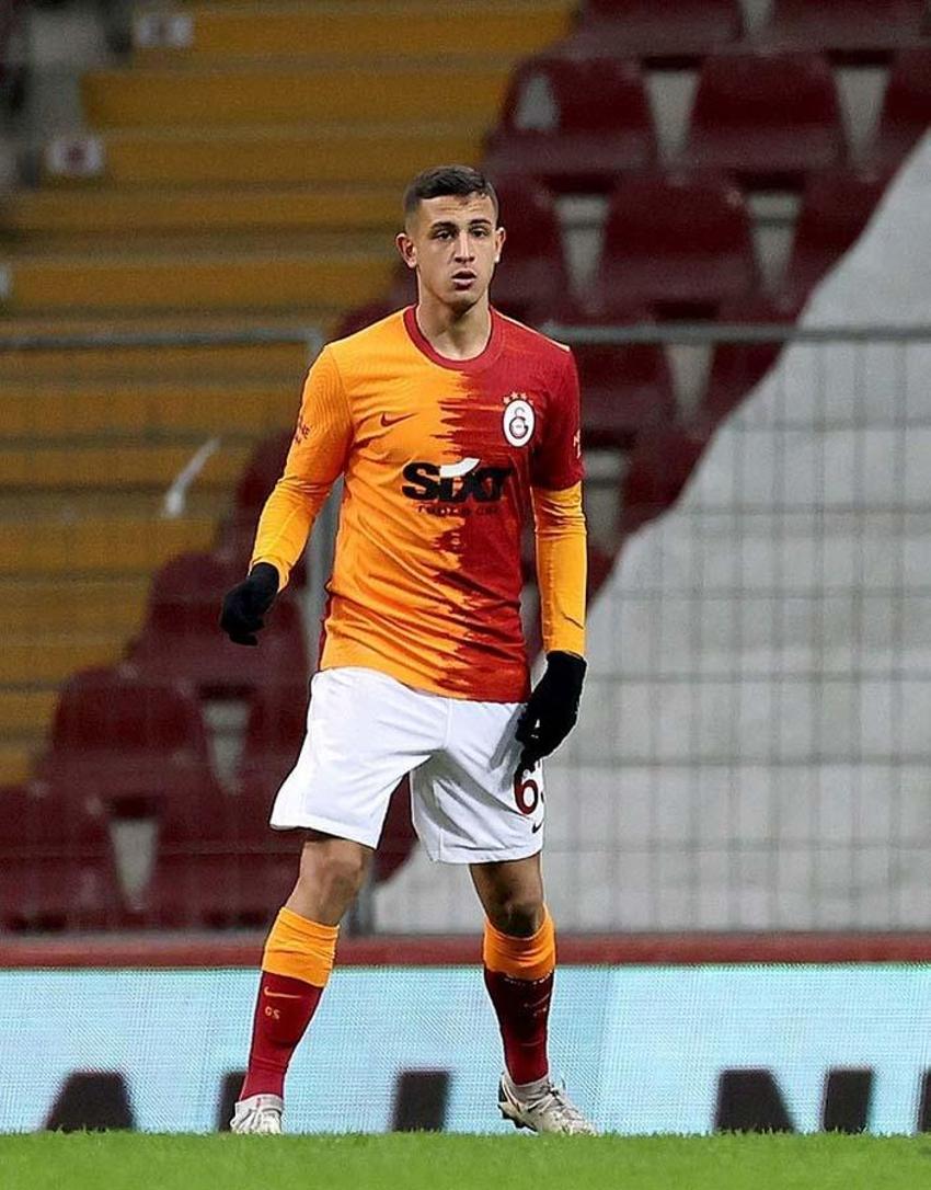 Galatasaray'da ayrılıklar peş peşe! 13 isim birden gidiyor: Yıldız futbolcu Fenerbahçe'ye...