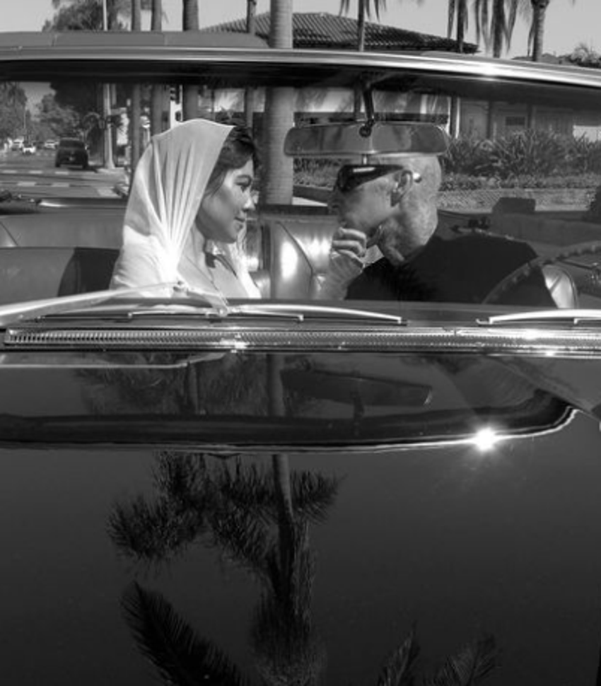 Kourtney Kardashian ile Travis Barker evlendi! Sosyal medyadan paylaştılar...