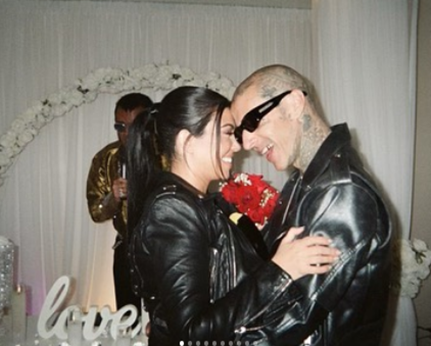 Kourtney Kardashian ile Travis Barker evlendi! Sosyal medyadan paylaştılar...