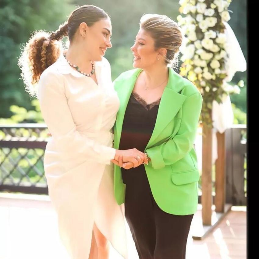 Dilan Çıtak Tatlıses'in nişanında talihsiz anlar! Elbiseye köpek işedi...