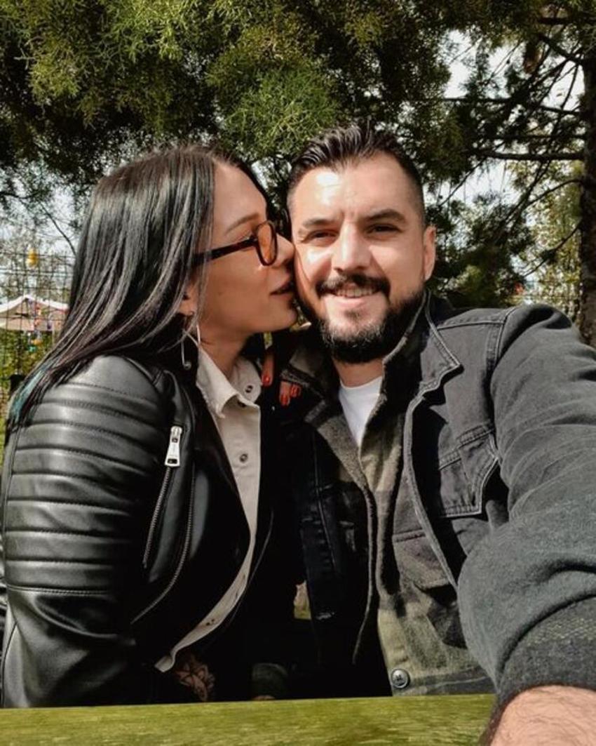 Survivor Elif'ten flaş hamle! Sevgilisinin kucağında poz verdi...