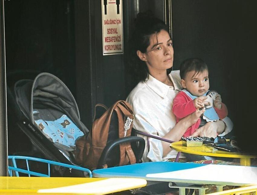 Özge Özpirinçci'nin kızı Mercan göründü!