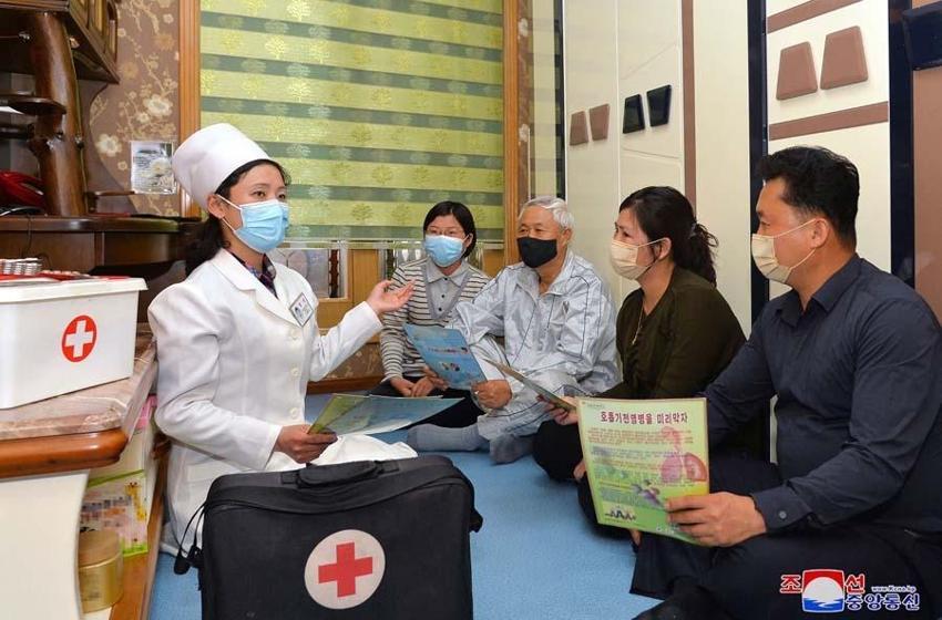 Kuzey Kore Kovid-19 felaketinin eşiğinde! Aşı yok, ilaç yok, vaka sayısı ve ölümler artıyor...