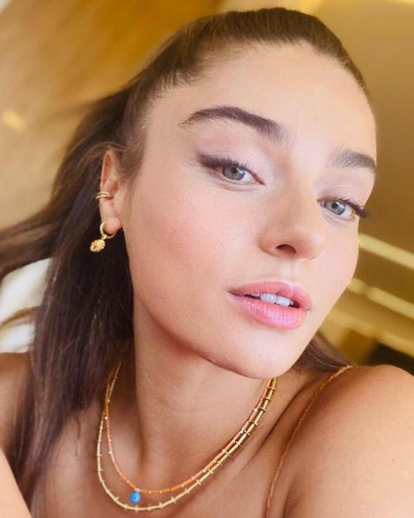 Ayça Ayşin Turan'dan yaza özlem pozları!