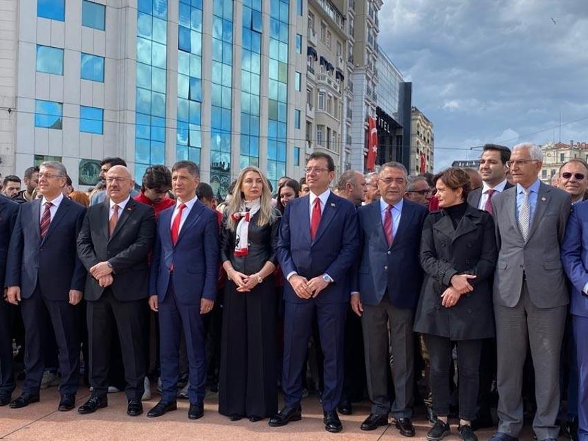 19 Mayıs coşkusu İzmir ve İstanbul'da böyle kutlandı