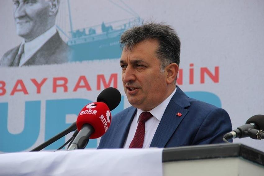 19 Mayıs coşkusu İzmir ve İstanbul'da böyle kutlandı