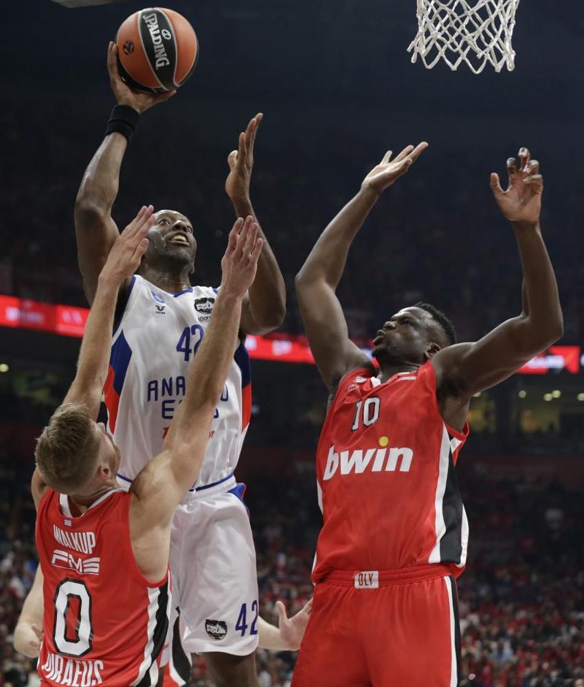 Anadolu Efes, Euroleague'de finale yükseldi!