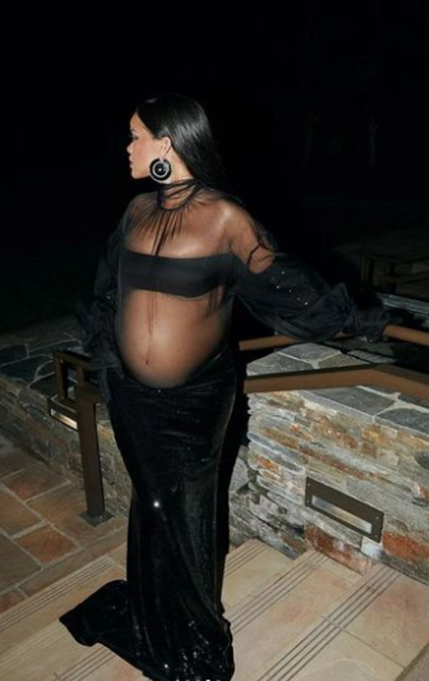 Dünyaca ünlü şarkıcı Rihanna, doğum yaptı! Bebeğin cinsiyeti...