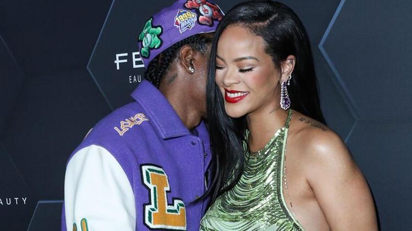Dünyaca ünlü şarkıcı Rihanna, doğum yaptı! Bebeğin cinsiyeti...
