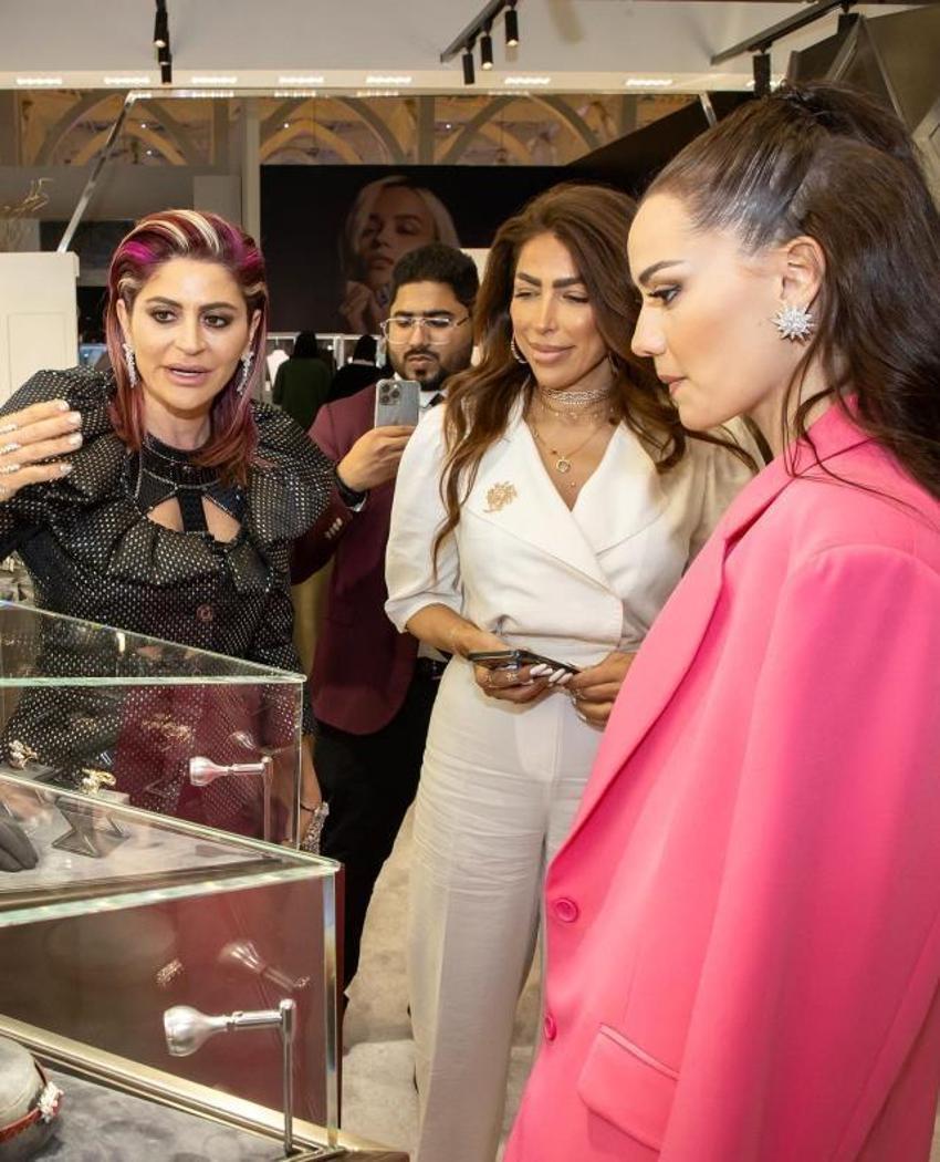 Katar'da Fahriye Evcen rüzgarı esiyor!