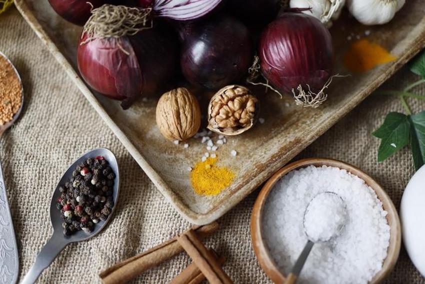 Yüksek tansiyonu düşürüyor, kandaki faydalı hücreleri artırıyor! Bağışıklık sistemini günlendiriyor, sütle karıştırınca...