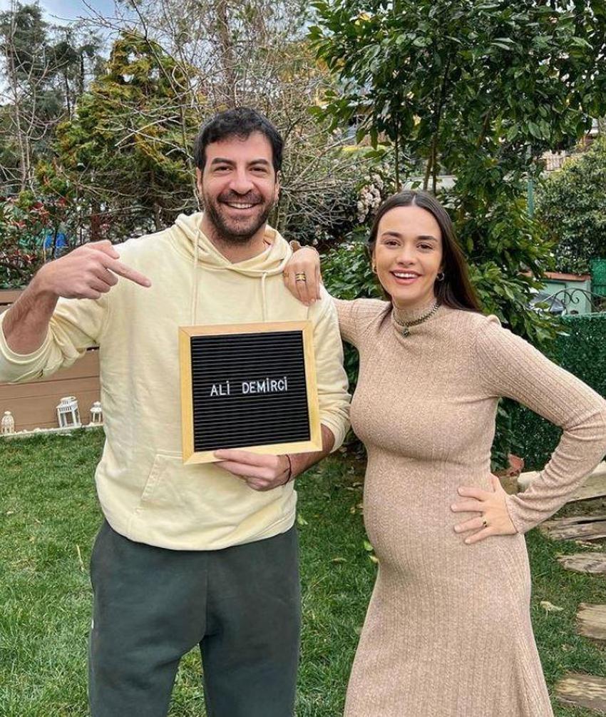 Hande Soral'dan yeni paylaşım! 'Ali doğana kadar bu seri'