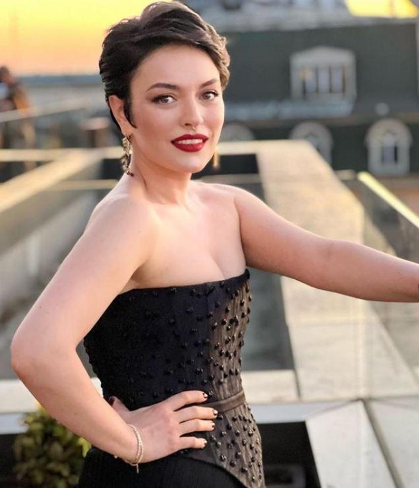 Ezgi Mola Twitter'da gündem oldu! Kendisi de kayıtsız kalamadı... 'Ödüm koptu'