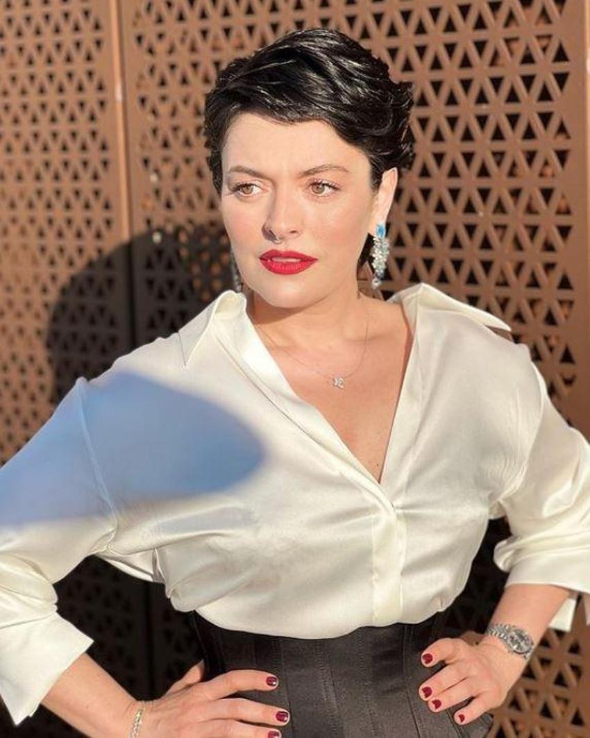 Ezgi Mola Twitter'da gündem oldu! Kendisi de kayıtsız kalamadı... 'Ödüm koptu'