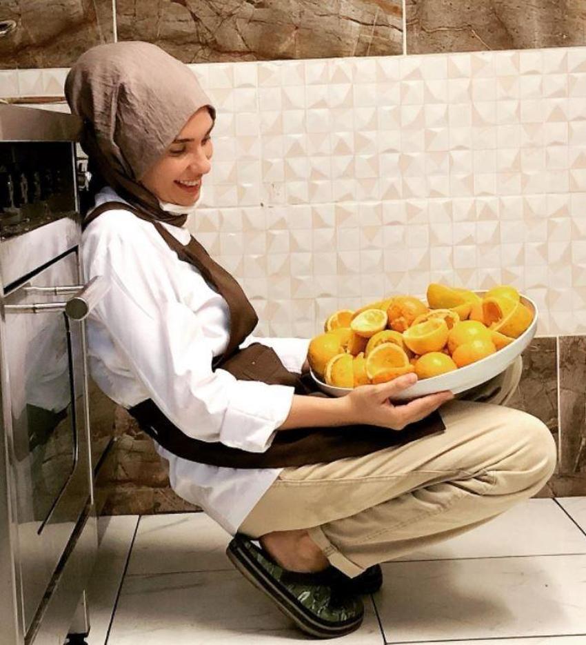 MasterChef Güzide'nin paylaşımına Yasin Obuz'dan dikkat çeken yorum: 'Masan bile zenginlik kokuyor'