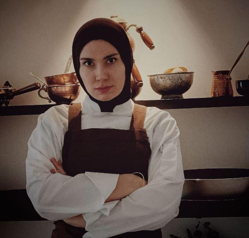 MasterChef Güzide'nin paylaşımına Yasin Obuz'dan dikkat çeken yorum: 'Masan bile zenginlik kokuyor'