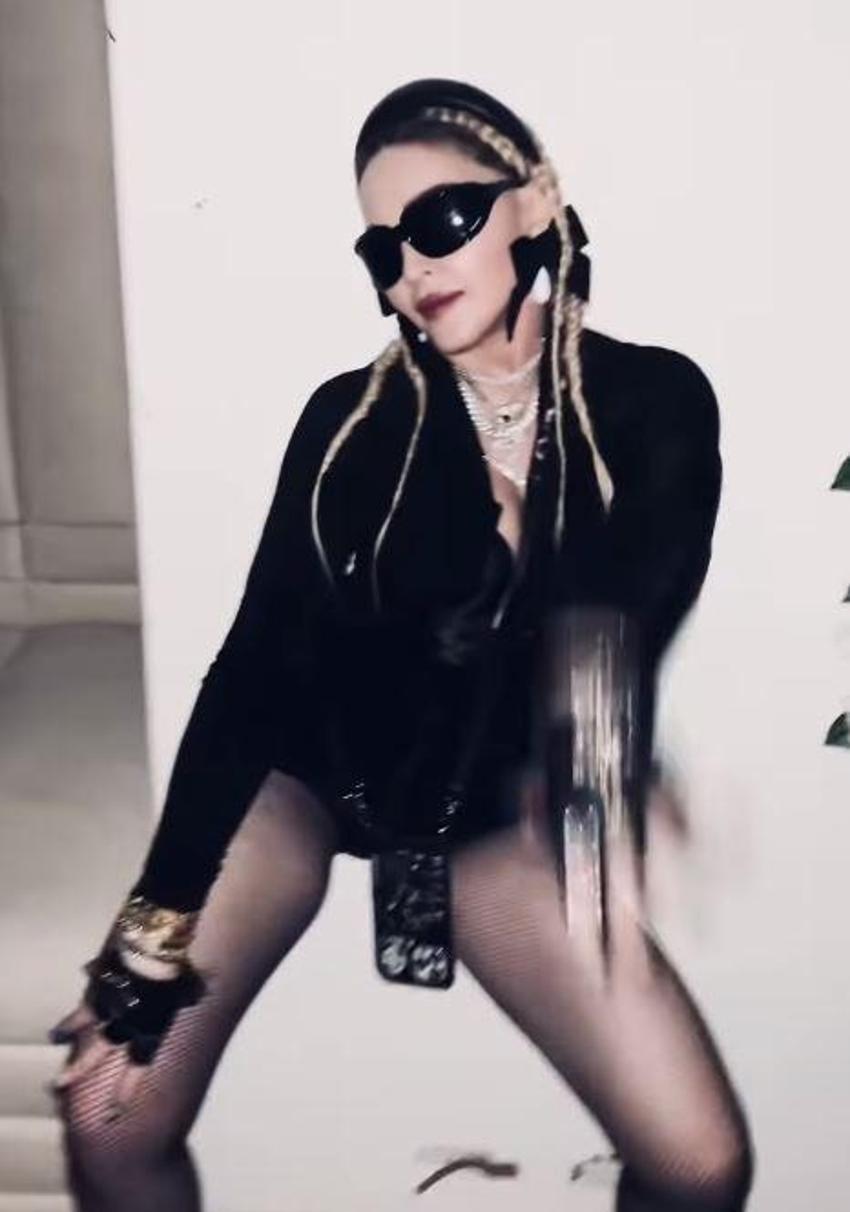Madonna'ya Instagram şoku! Müstehcen görüntüler paylaştığı gerekçesiyle yasaklandı