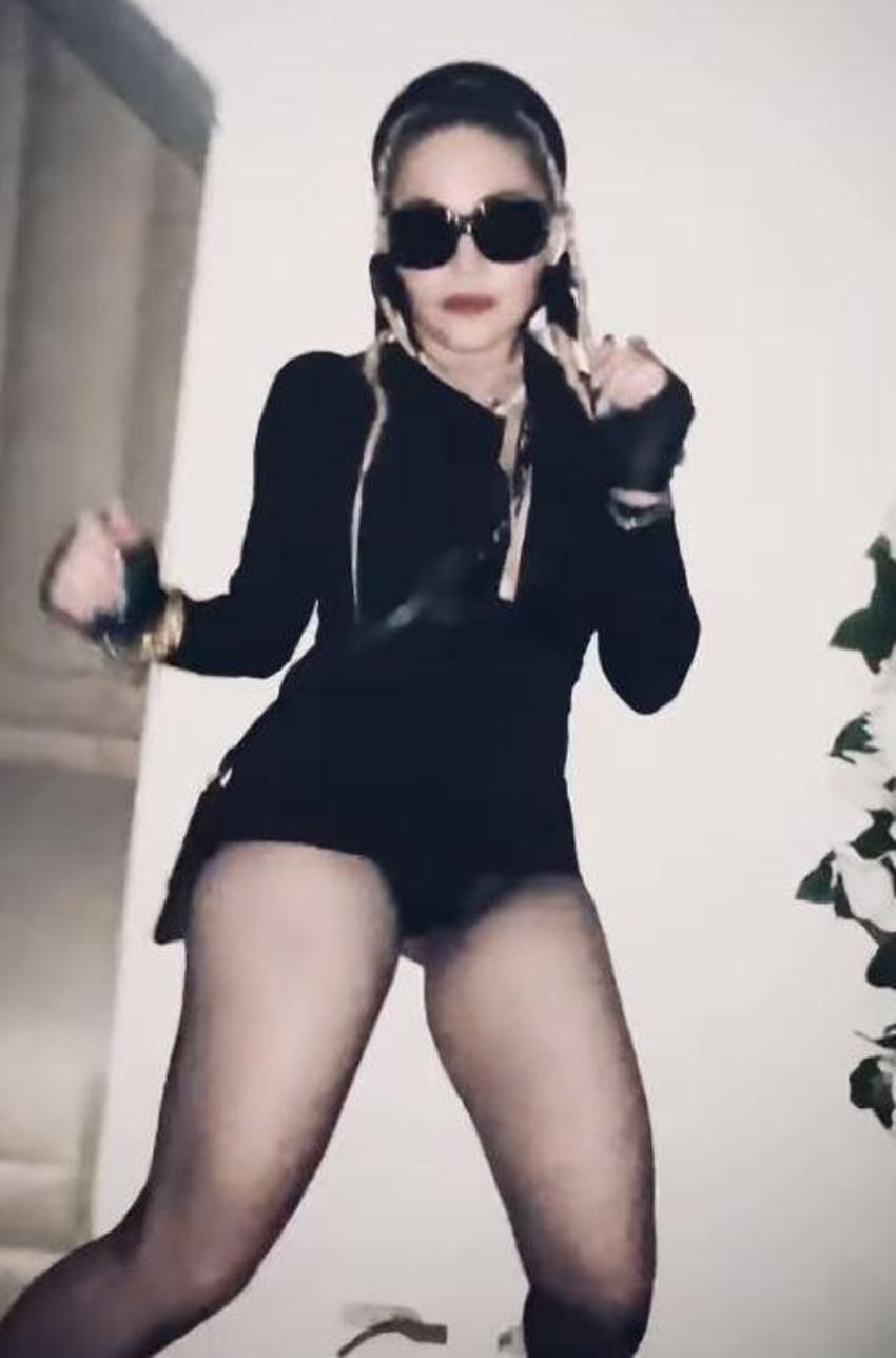 Madonna'ya Instagram şoku! Müstehcen görüntüler paylaştığı gerekçesiyle yasaklandı