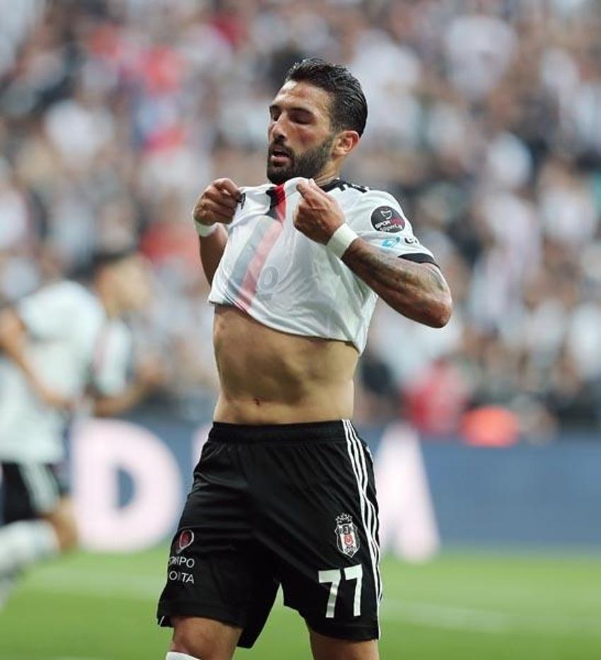 Biri 33 maçta sadece 2 gol attı Konyaspor maçından sonra iki yıldız Beşiktaş'tan ayrıldı