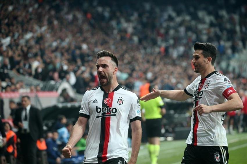 Biri 33 maçta sadece 2 gol attı Konyaspor maçından sonra iki yıldız Beşiktaş'tan ayrıldı