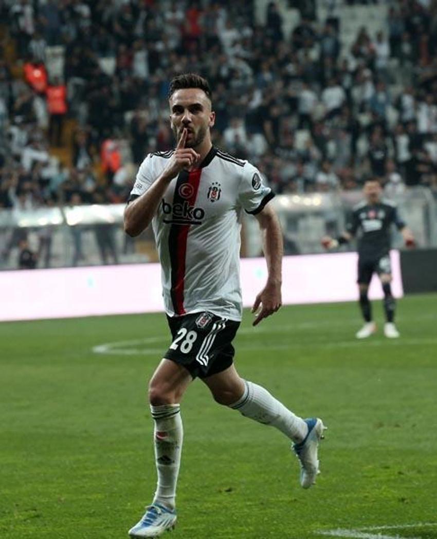 Biri 33 maçta sadece 2 gol attı Konyaspor maçından sonra iki yıldız Beşiktaş'tan ayrıldı