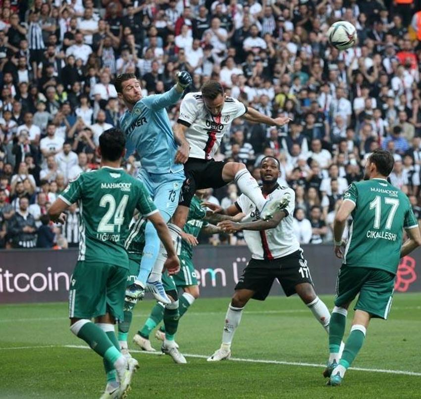 Biri 33 maçta sadece 2 gol attı Konyaspor maçından sonra iki yıldız Beşiktaş'tan ayrıldı